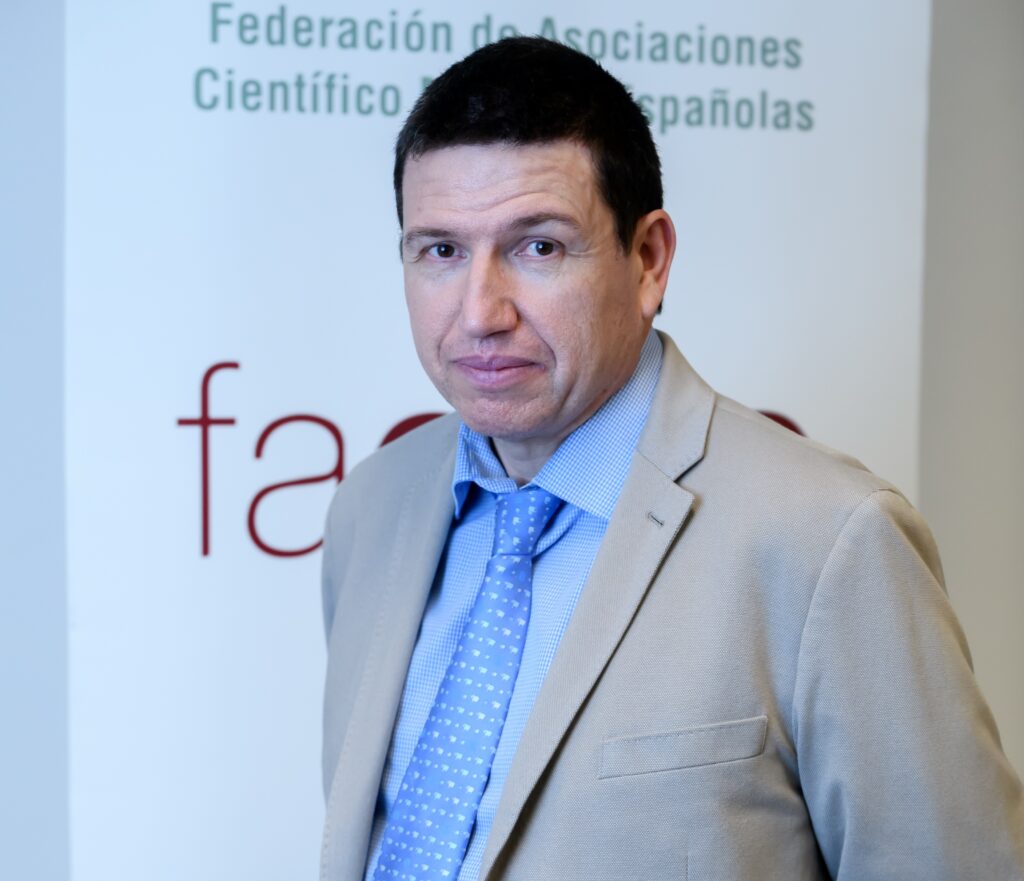 Dr. Carlos Almonacid Sánchez